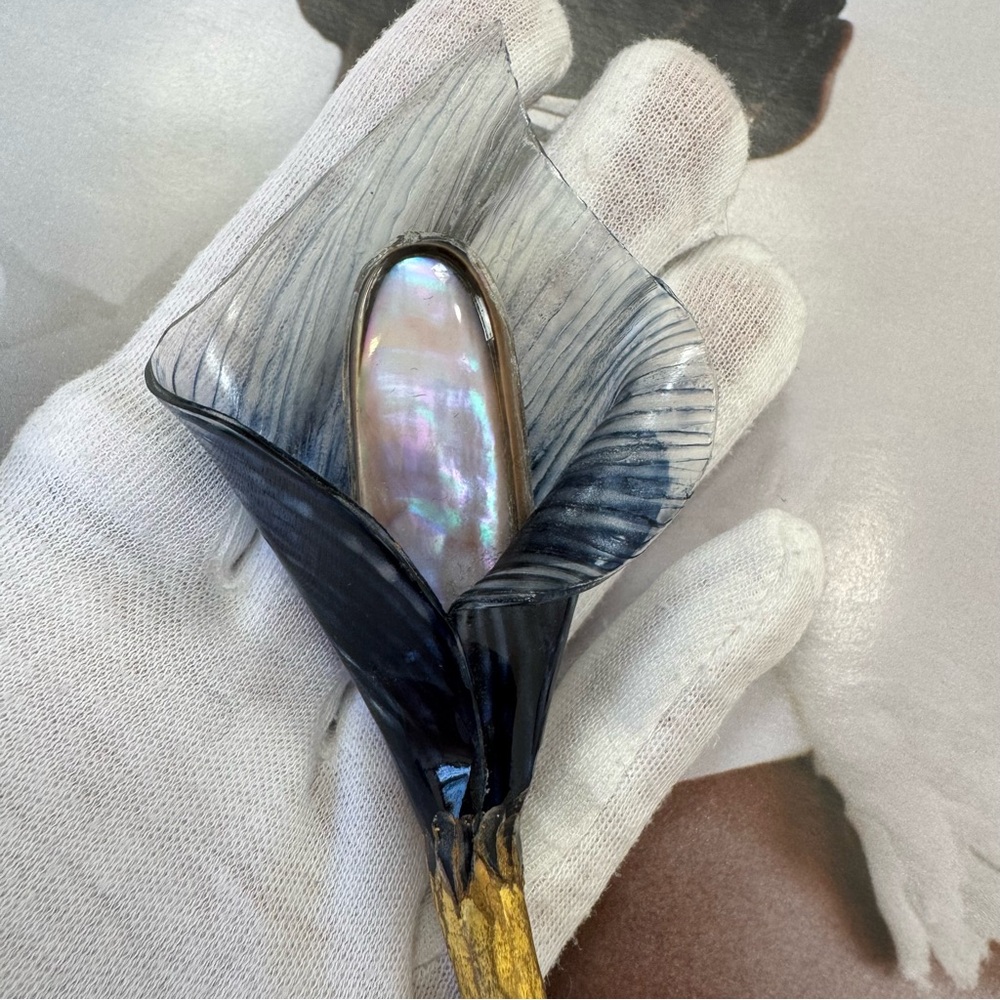 Fabrice Paris Mother Of Pearl Calla Lily Sculptural Brooch Pin Resin Vintage - Picture 5 of 10